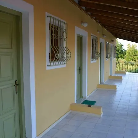 Lägenhetshotell Joanna Acharavi (Corfu)